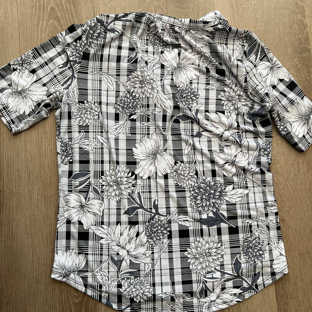 SJS Large Petite Black/White Floral Blouse